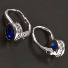 silberne Ohrringe mit dunkelblauem Zirkon