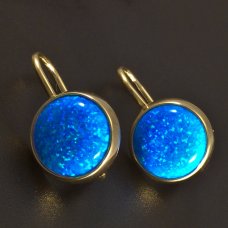 Goldene Ohrringe mit Opal