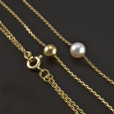 Halskette mit Kugel und Perle