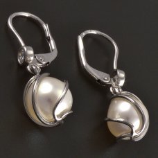 Weißgold -Ohrringe - Perle - Diamanten