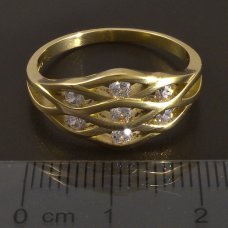 Goldener Ring mit Zirkonia
