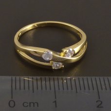 Goldener Ring mit Zirkon