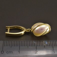 Perlenohrringe aus Gold