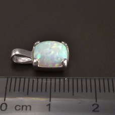 Opal in Silberanhänger