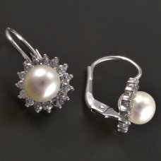Weißgoldene Ohrringe mit weißer Perle